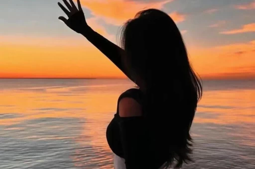 陪玩陪睡仅冰山一角！继关晓彤“遭殃”后千万网红再曝娱圈猛料