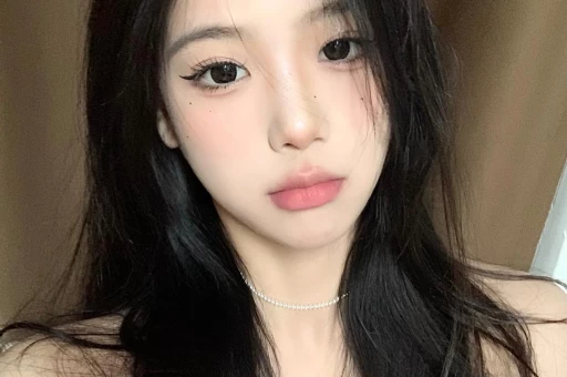 内娱1天4大瓜！顶流恋情、深夜泡酒吧、全身整容一个比一个离谱